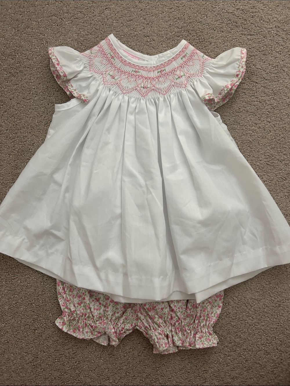 NWOT Petit Bebe White Smocked Floral Bloomer Set